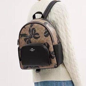 NWT Gorgeous Coach Special Edition Bow PT Court Signature Leather Backpack.